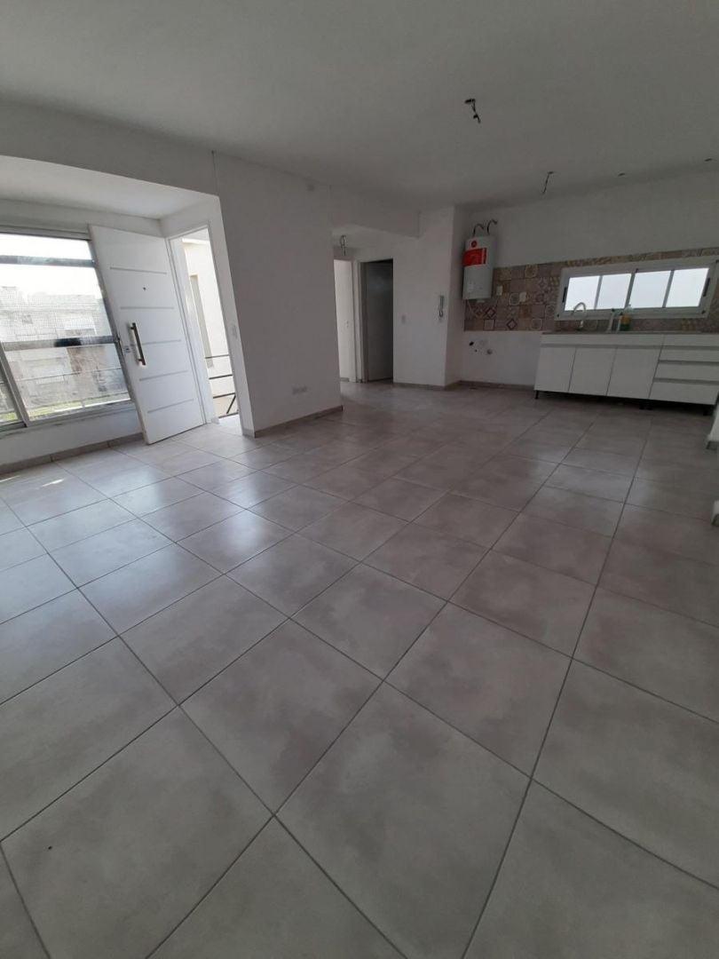 Venta Departamento 2 Ambientes Bernal 1
