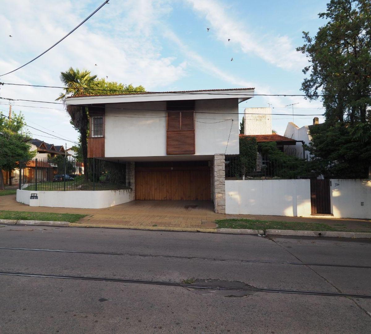 Venta Casa 4 Ambientes Bernal 1