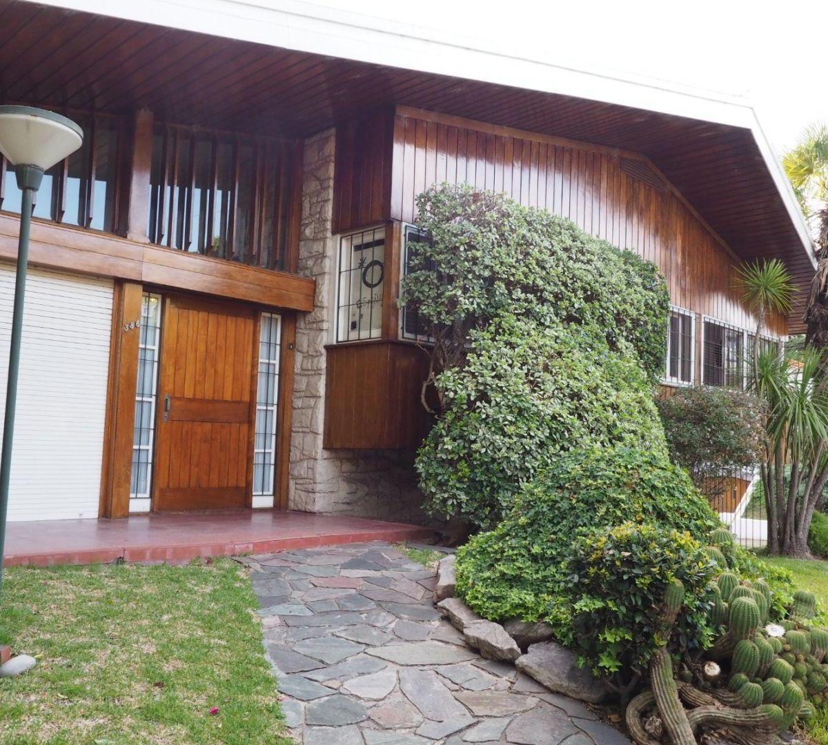 Venta Casa 4 Ambientes Bernal 2