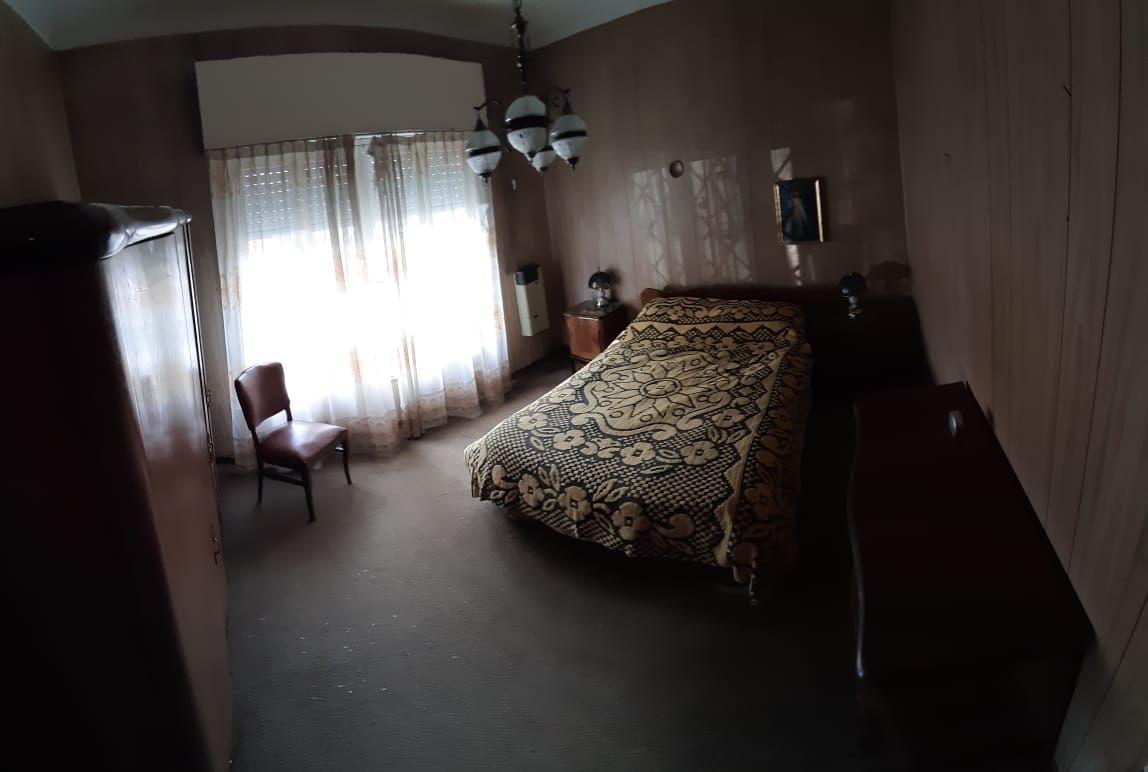 Venta Casa 5 Ambientes Bernal 2