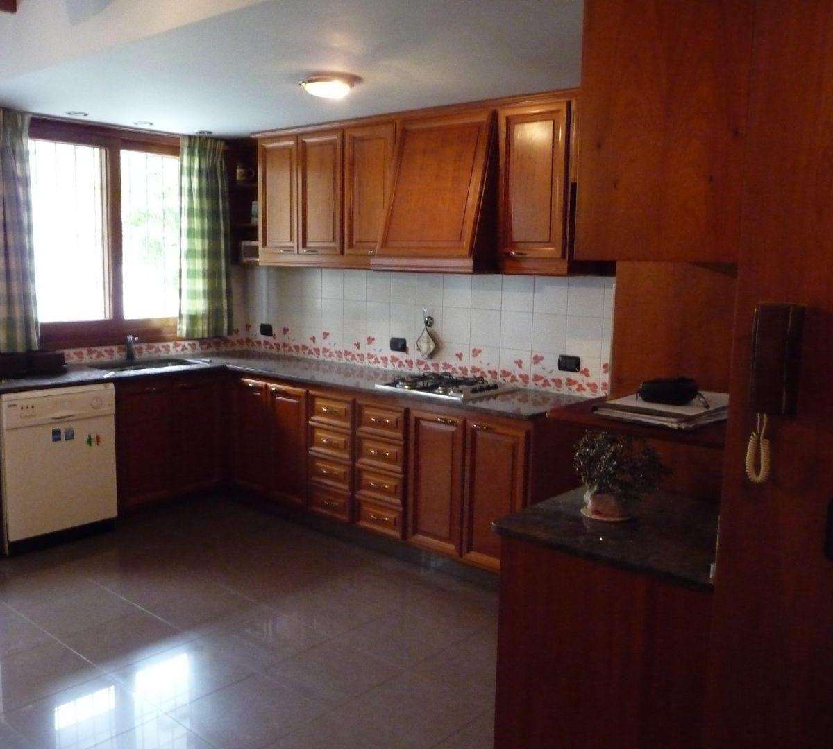 VENTA Casa 5 Ambientes Bernal