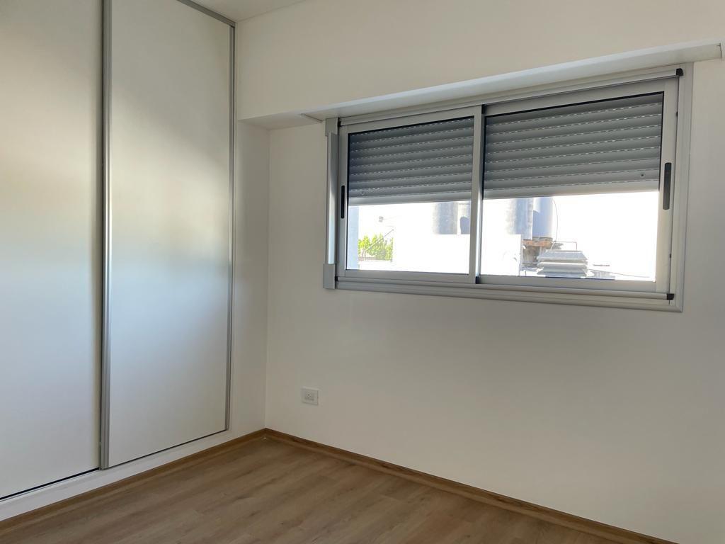 Venta Departamento 3 Ambientes Bernal 4