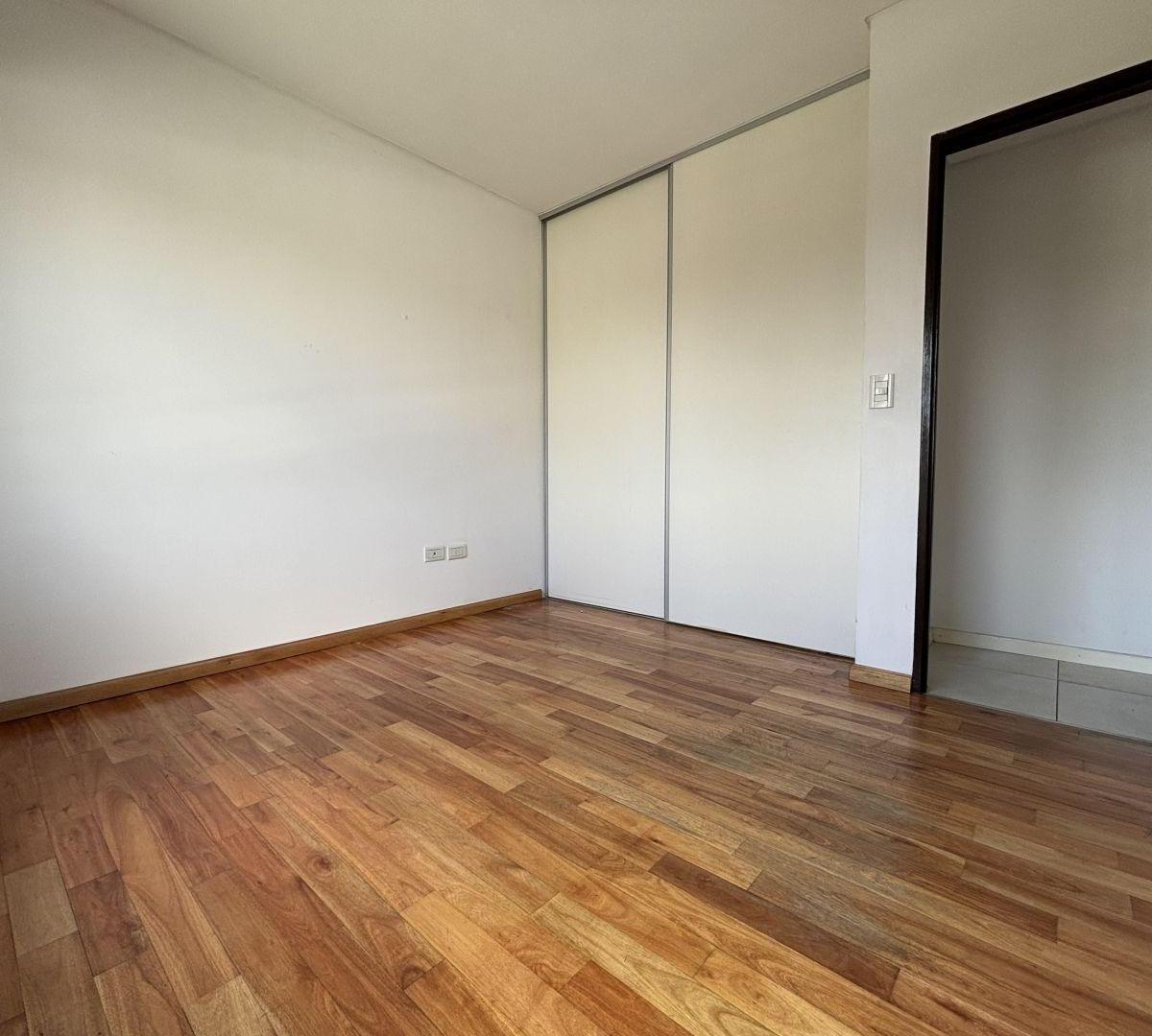 VENTA Departamento 3 Ambientes Bernal