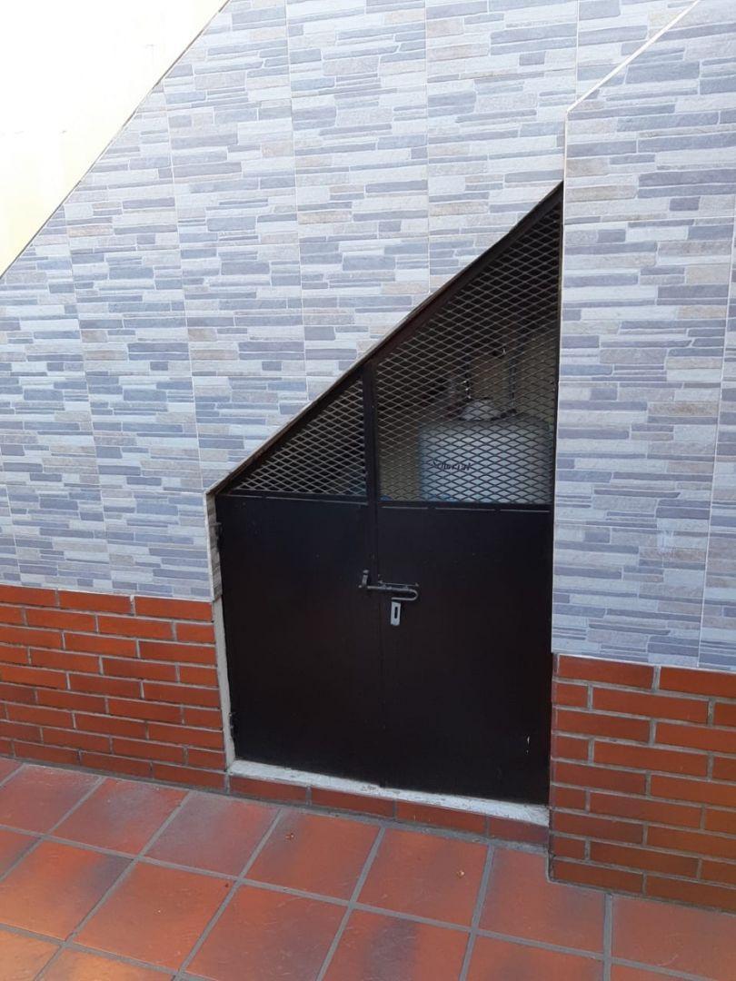 Venta Casa Cuatro Ambientes en Bernal 3