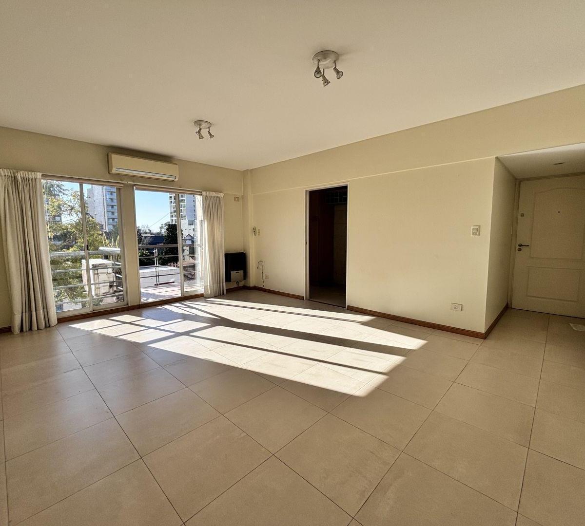 Venta Cuatro Ambientes con Cochera Bernal Centro 2