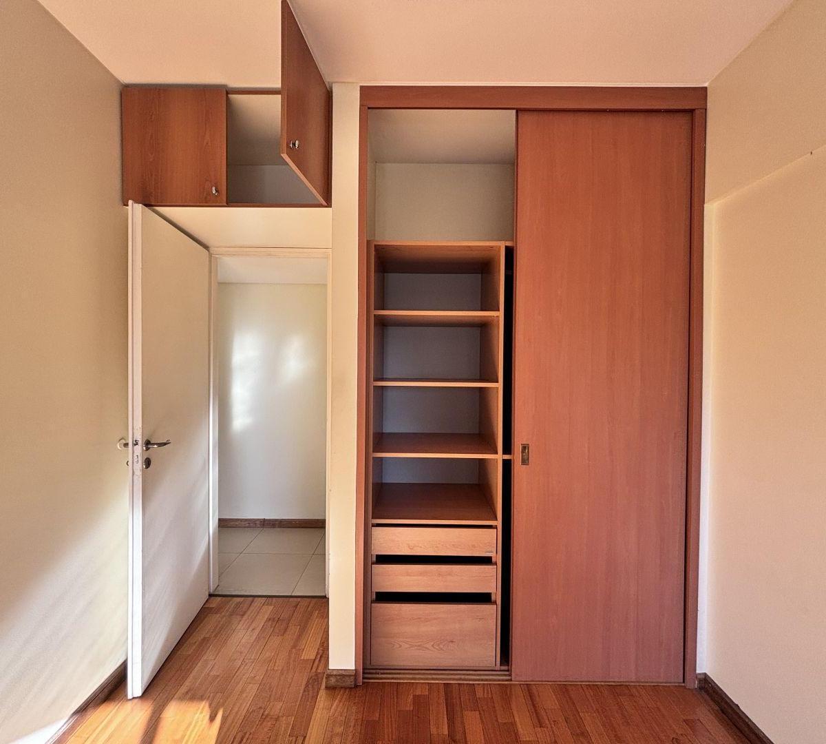 Venta Cuatro Ambientes con Cochera Bernal Centro 3