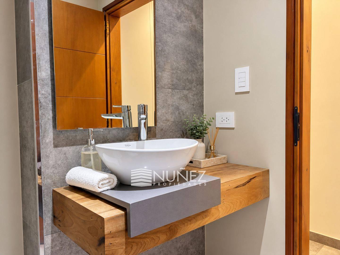 Foto de VENTA Duplex 3 Ambientes en Bernal Este, imagen 1