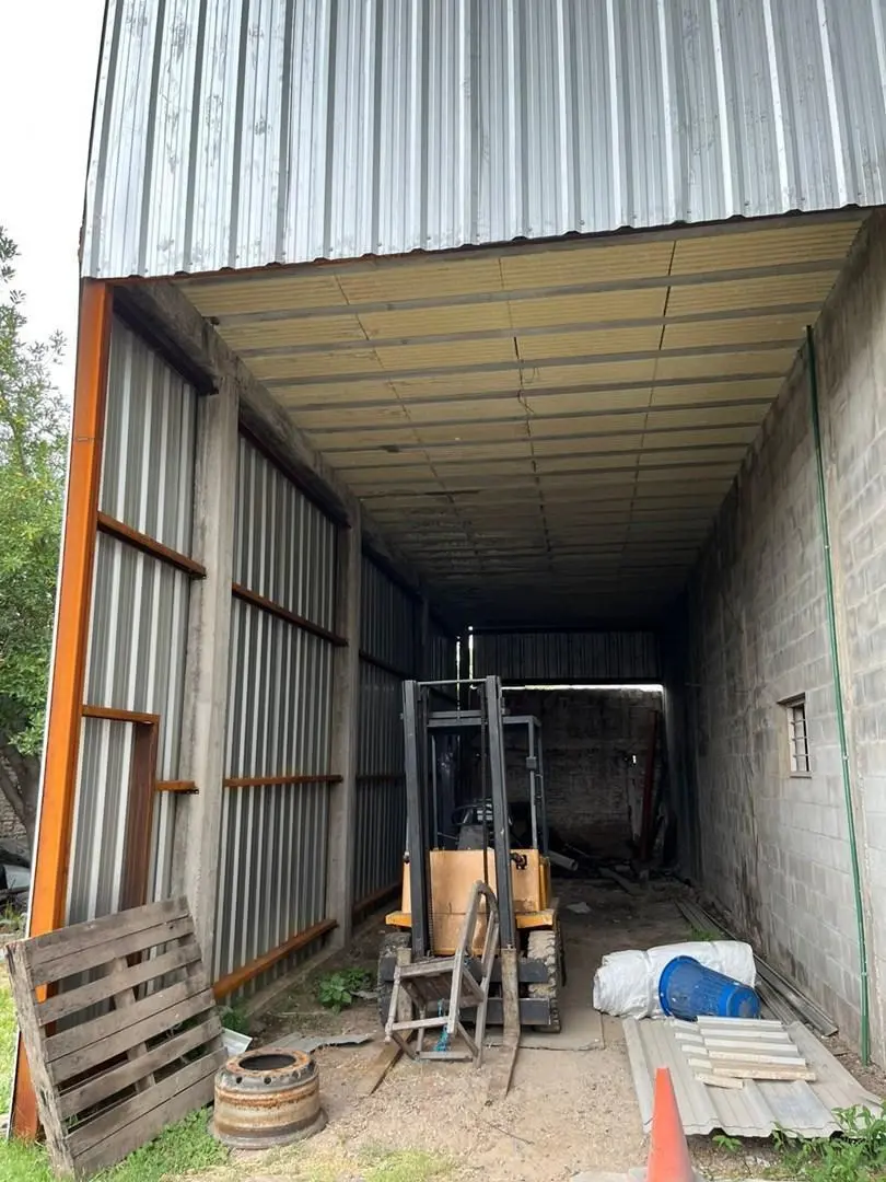 Galpón - Predio 33x60 - Zona industrial. 5