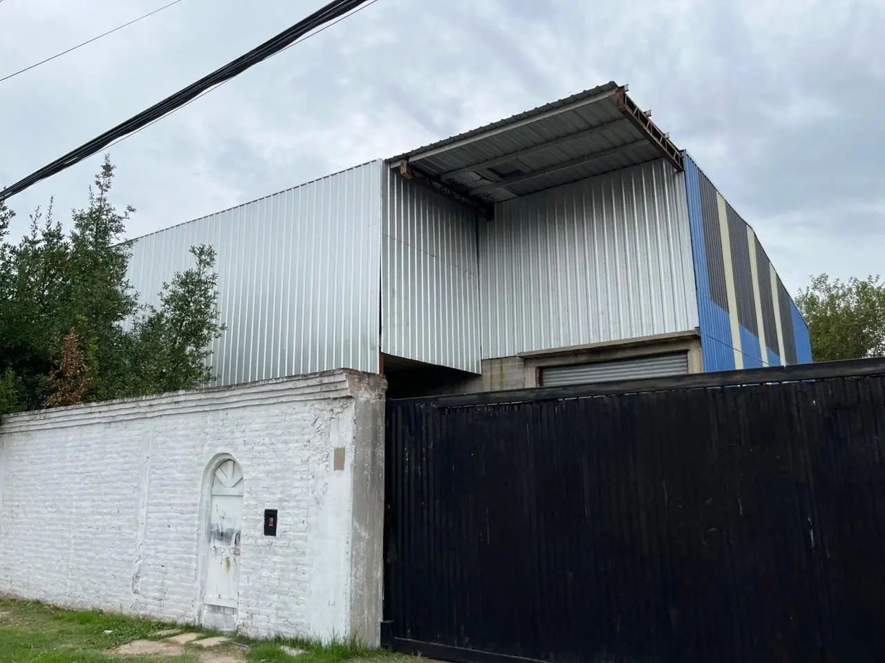 Galpón - Predio 33x60 - Zona industrial. 1