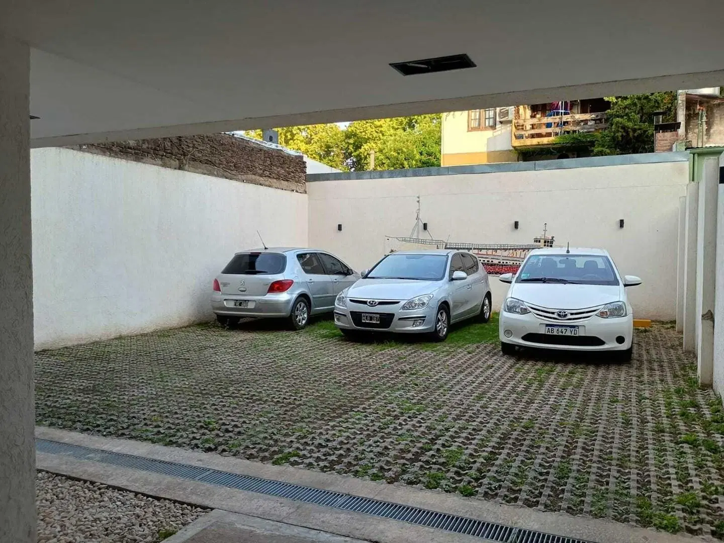 2 ambientes - A estrenar - Cochera - Balcon. 3