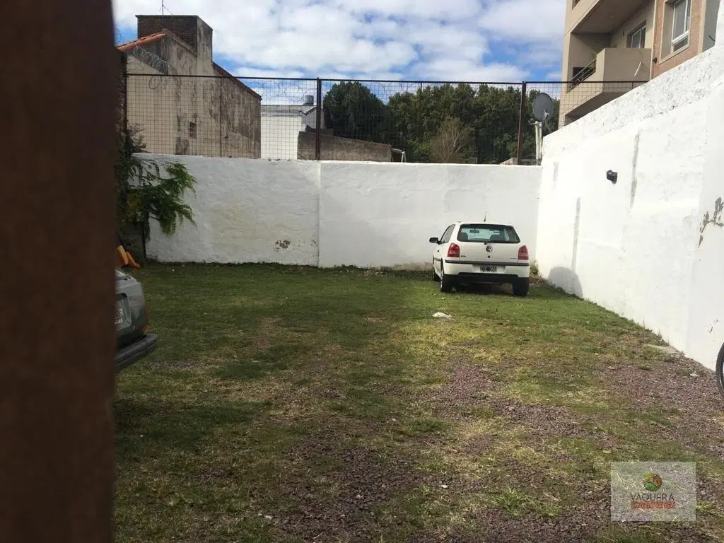 Cochera fija - Planta baja - Portón automático. 2