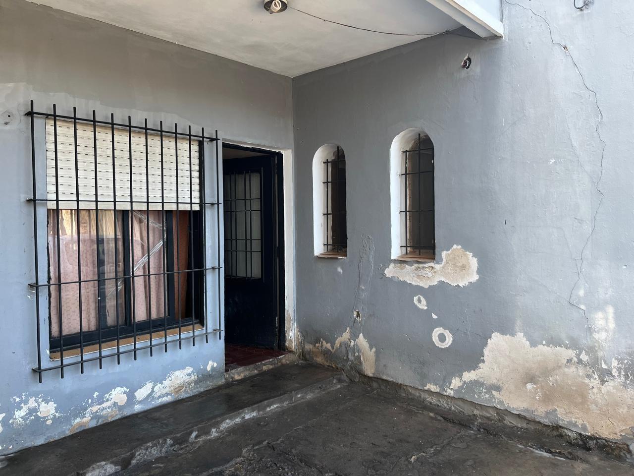 Foto de Para refaccionar - Oportunidad - Lote prropio 8,66x30,70, imagen 1