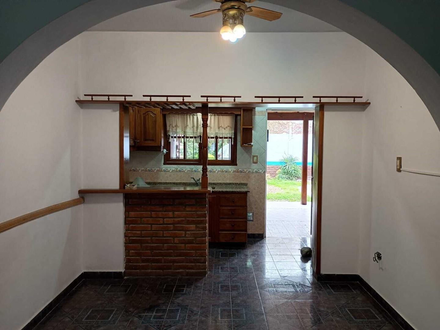 Foto de PH Planta baja tipo casa - Jardin con pileta., imagen 3