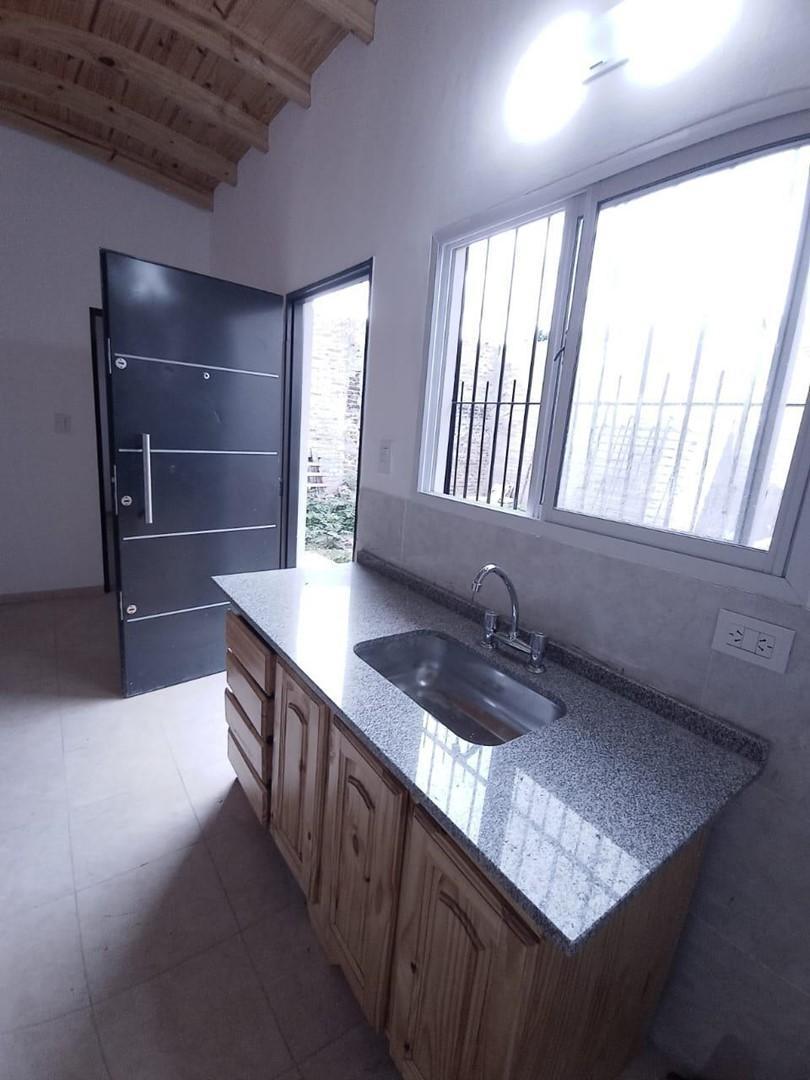 PH al fondo - 1 dormitorio - Patio y jardin.