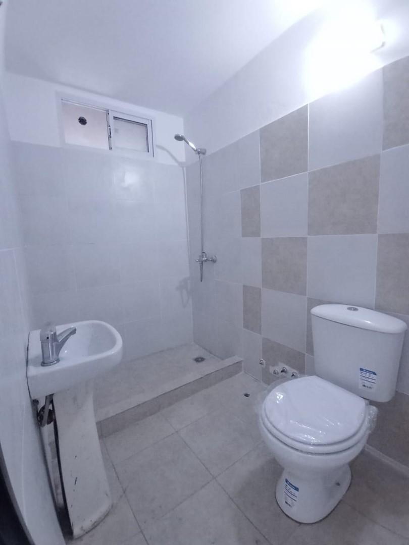 Foto de PH al fondo - 1 dormitorio - Patio y jardin., imagen 4