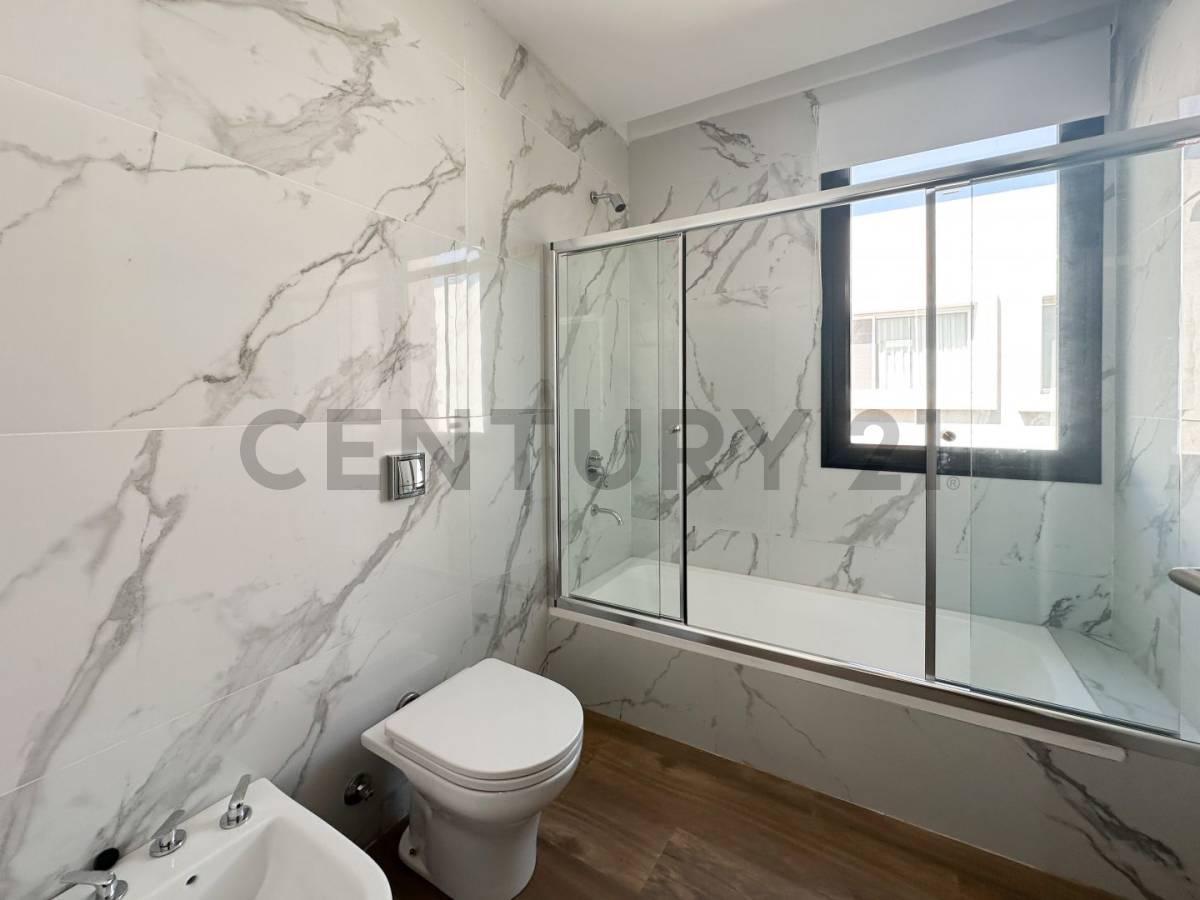 Foto de CASA EN VENTA EL YACHT 7 AMB AL RIO, imagen 3