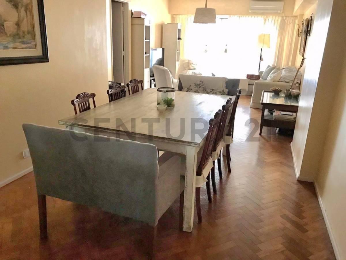 Foto de VENTA DEPARTAMENTO EN EXCELENTE ESTADO, 4 ambientes con Dependencia y, imagen 3