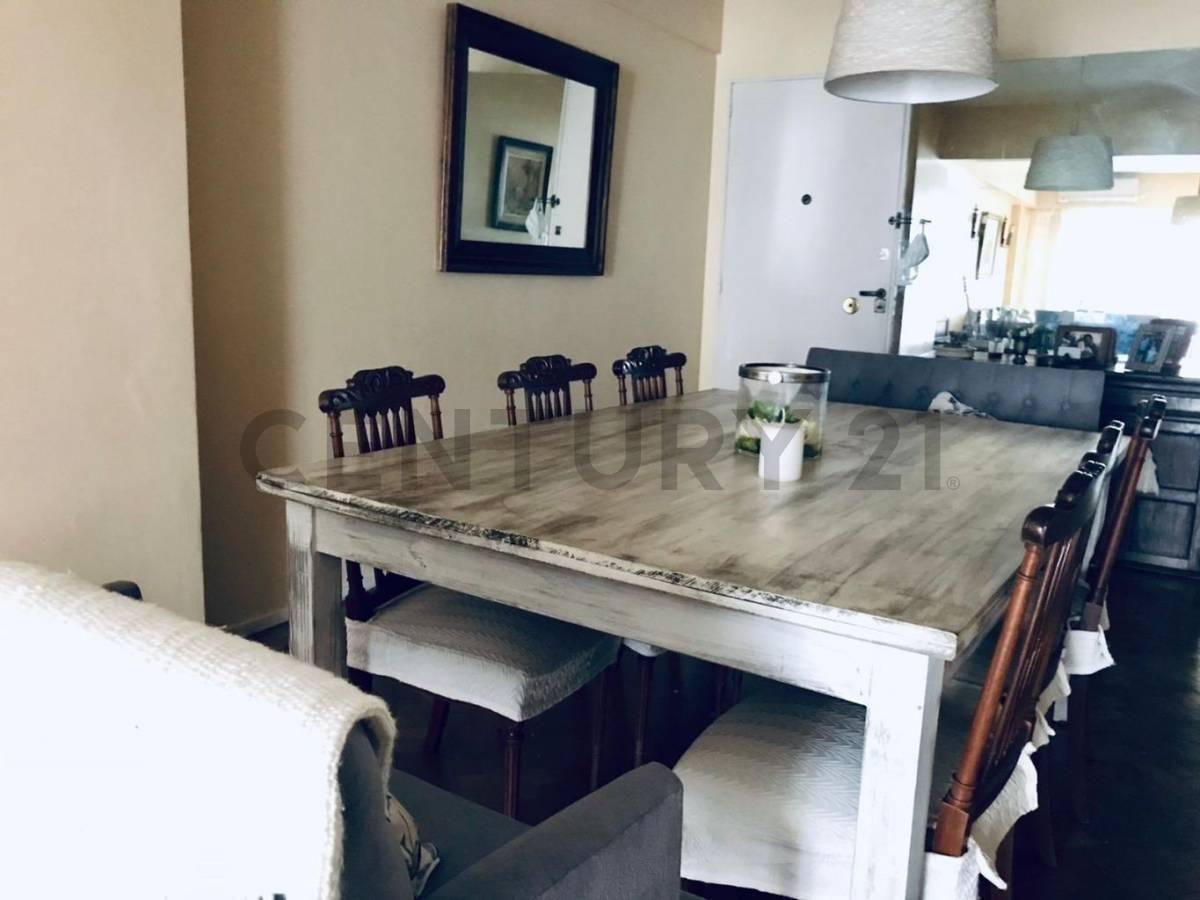 Foto de VENTA DEPARTAMENTO EN EXCELENTE ESTADO, 4 ambientes con Dependencia y, imagen 5