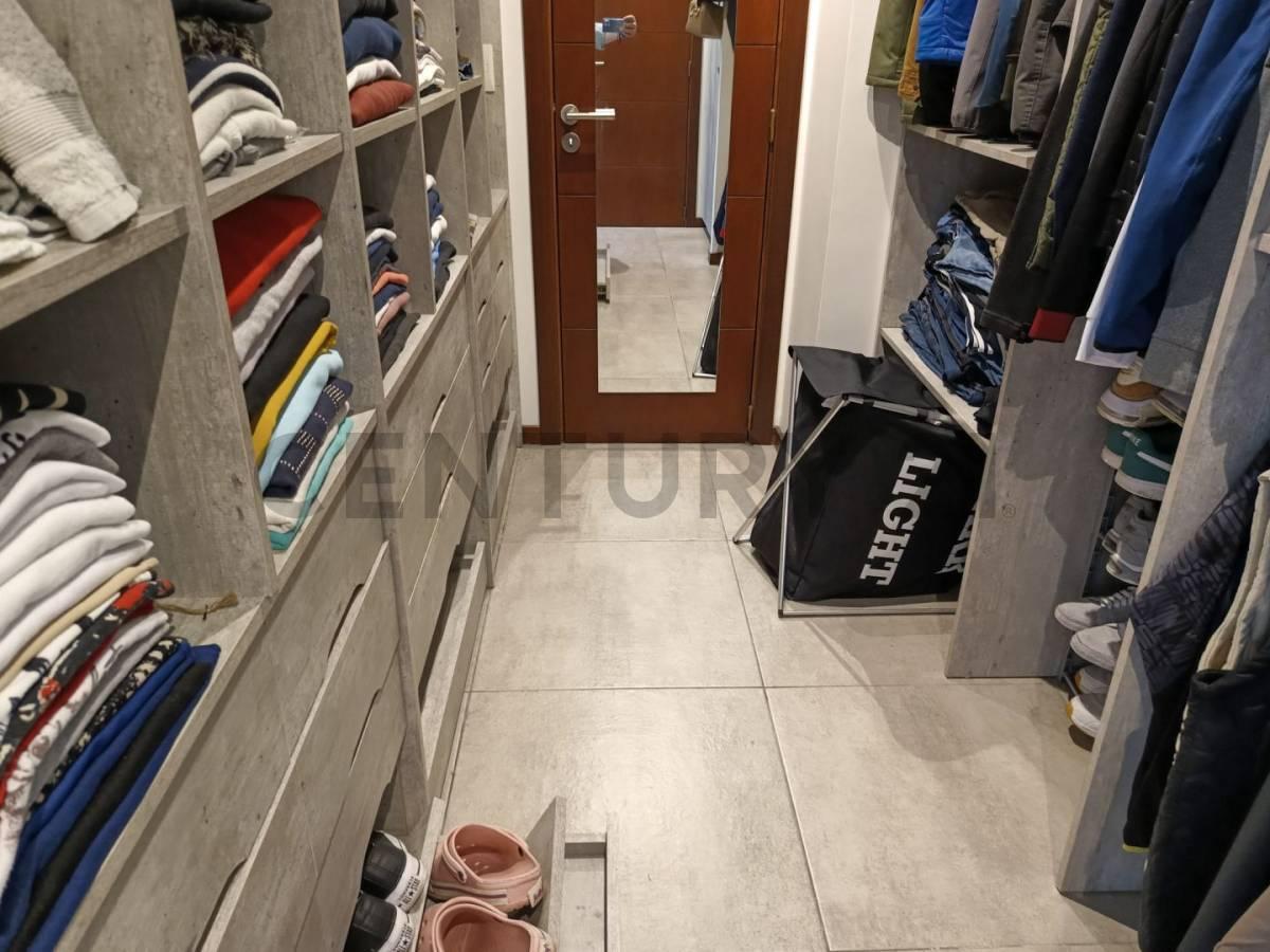 Venta de Casa de 6 Dorm. en Barrio Barrancas de Santa Maria 4