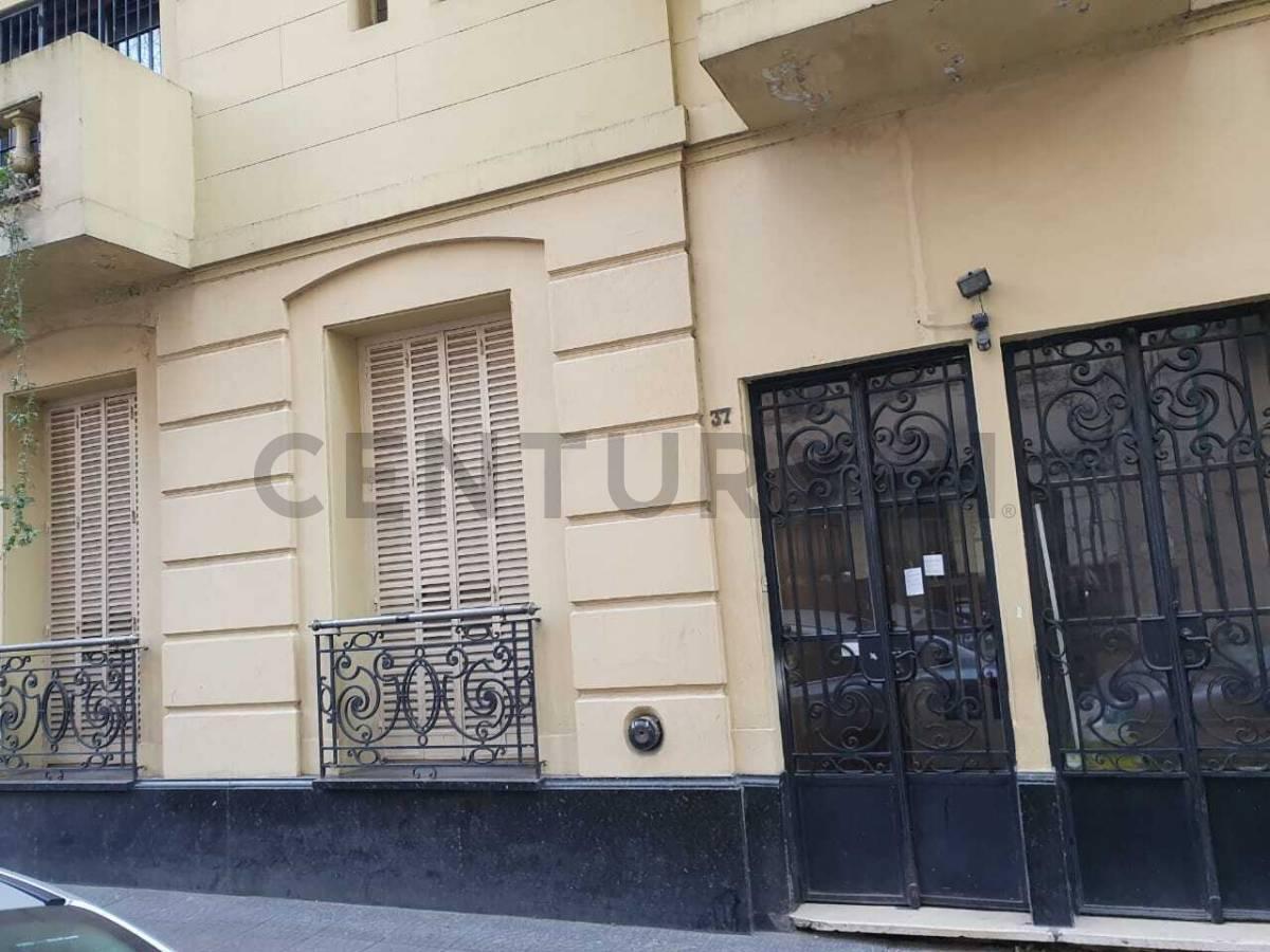 LOTE EN 33 ORIENTALES Y AV, RIVADAVIA. ZONA LIMITE ALMAGRO,
