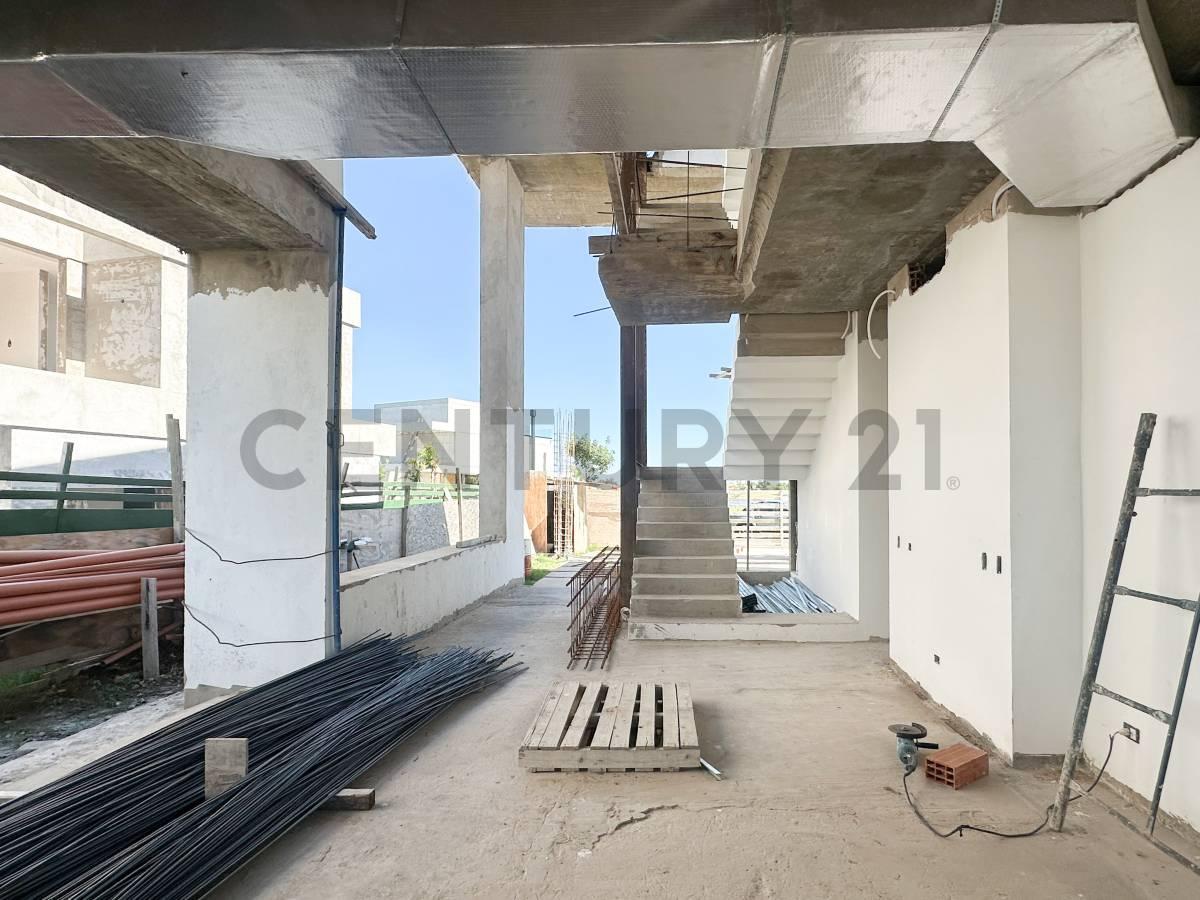 ESPECTACULAR CASA EN PUENTES