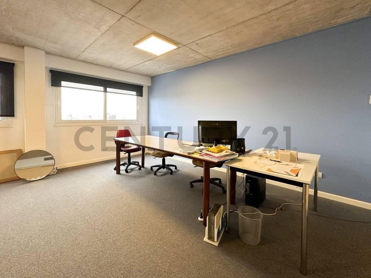 Depto U Oficina en Venta con 3 Cocheras 2