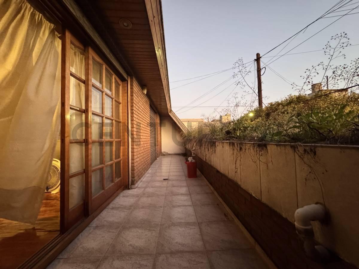 Venta Casa 5 Ambientes C/parque, Quincho + Playroom C/ Dependencia de Servicio y Cochera Doble 3