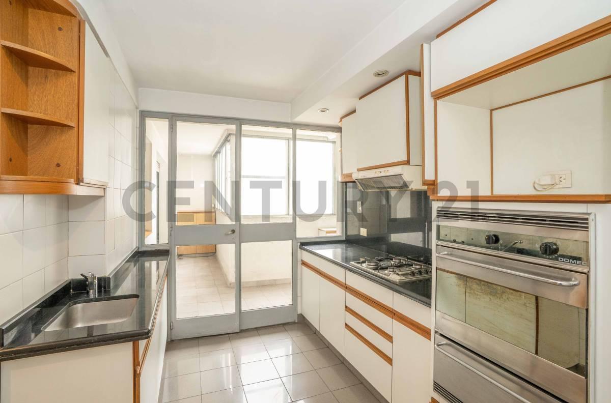 Excelente Semipiso en Exclusiva Zona de Recoleta 2