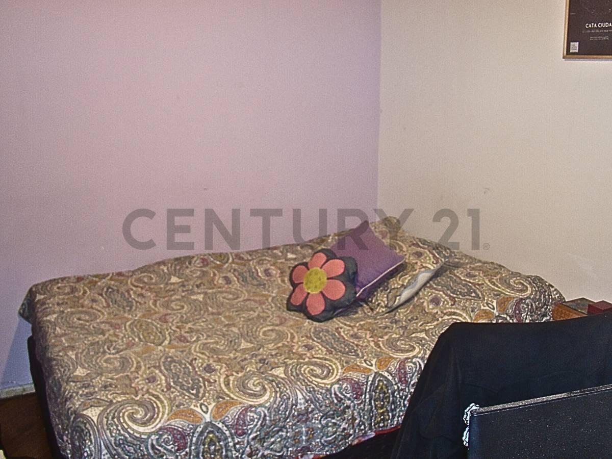 Departamento 3 Ambientes con Dependencias y Cochera 5