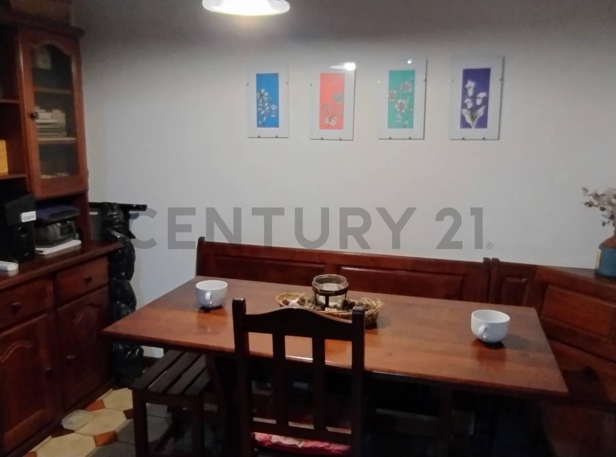Departamento 3 Ambientes con Dependencias y Cochera 4