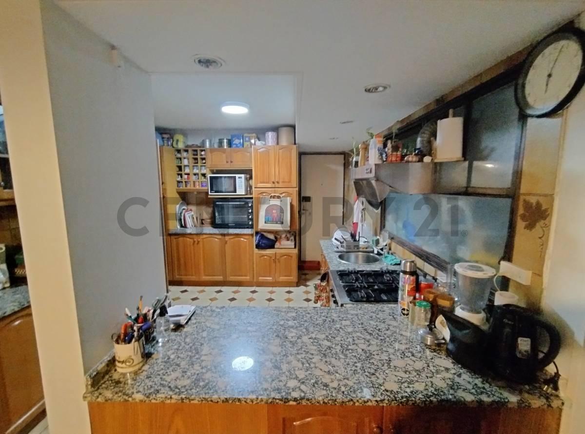 Departamento 3 Ambientes con Dependencias y Cochera 2