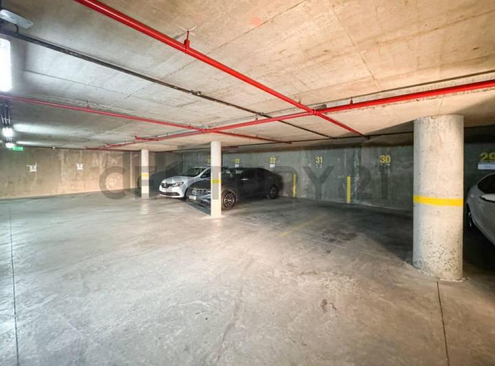 Oficina AAA en Vte López con excelente acceso en VENTA 4