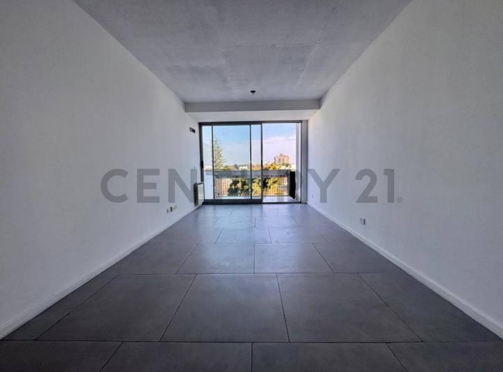 VENTA TRIPLEX 3 AMBIENTES  TERRAZA Y COCHERA EN SAAVEDRA 4