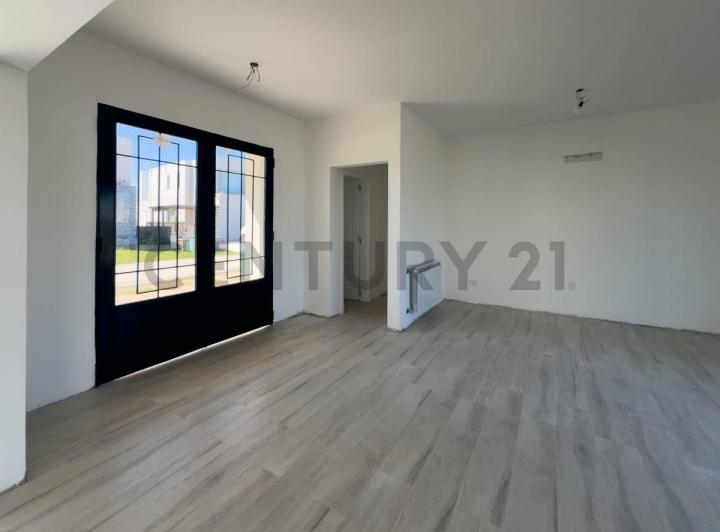 Casa a estrenar en alquiler anual en Laguna Grande Villanueva 3