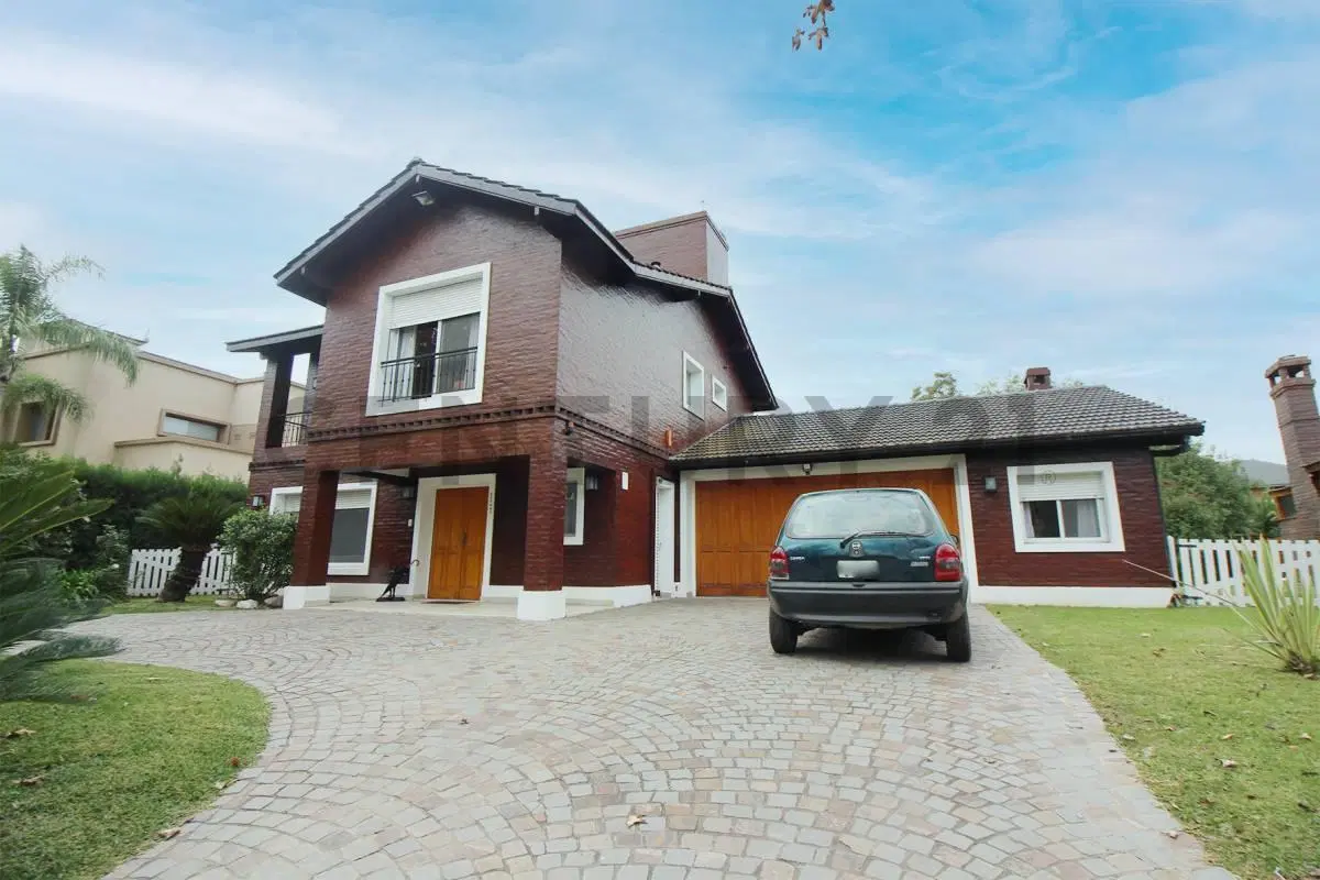 Venta casa en barrio privado Septiembre en terreno de 1.200 m2 4