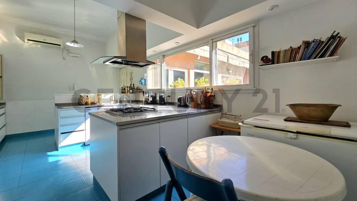 Foto de VENTA CASA 6 AMBIENTES CON GRAN PARQUE EN VILLA BALLESTER, imagen 4