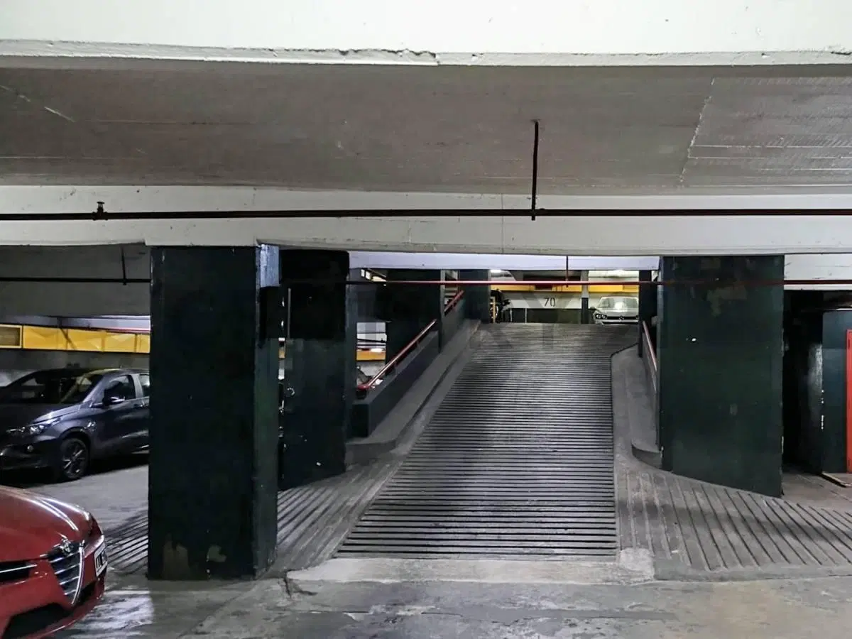 Venta de Cochera - Excelente Ubicación - 3