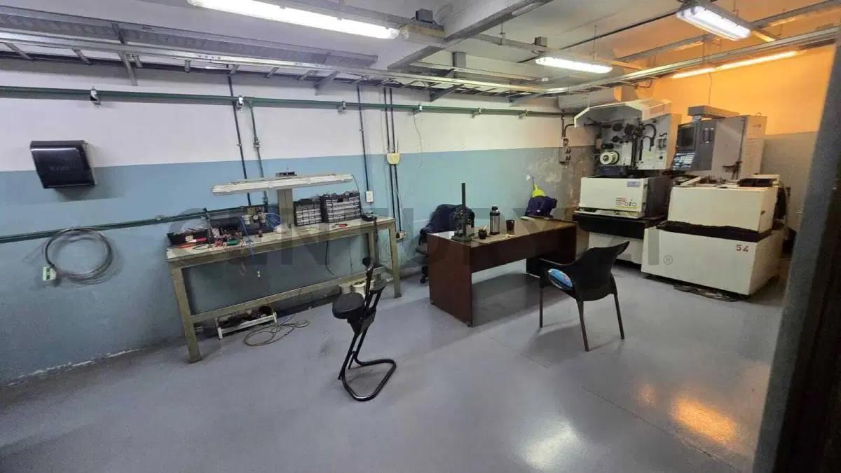 Venta de Depósito o Galpón en Villa Lugano 20 x49 metros 5