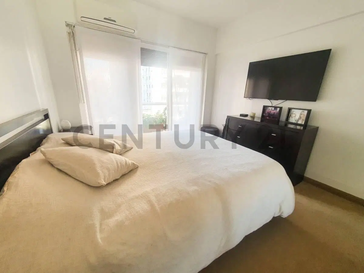 VENTA DEPARTAMENTO 4 AMBIENTES CON DEPENDENCIA Y COCHERA/BOULEVARD OLLEROS 8