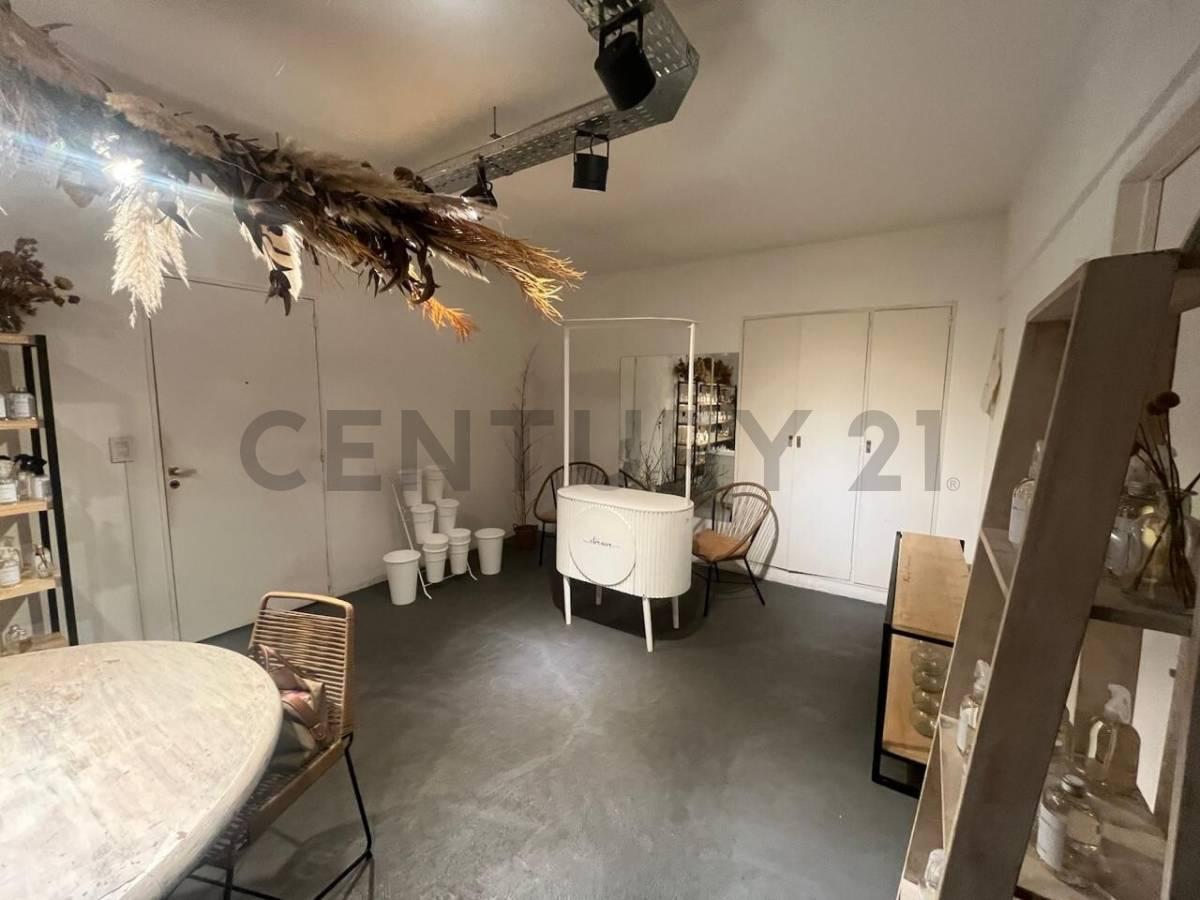 Foto de VENTA MONOAMBIENTE EN EL CENTRO DE AVELLANEDA, CON PATIO. APTO, imagen 2