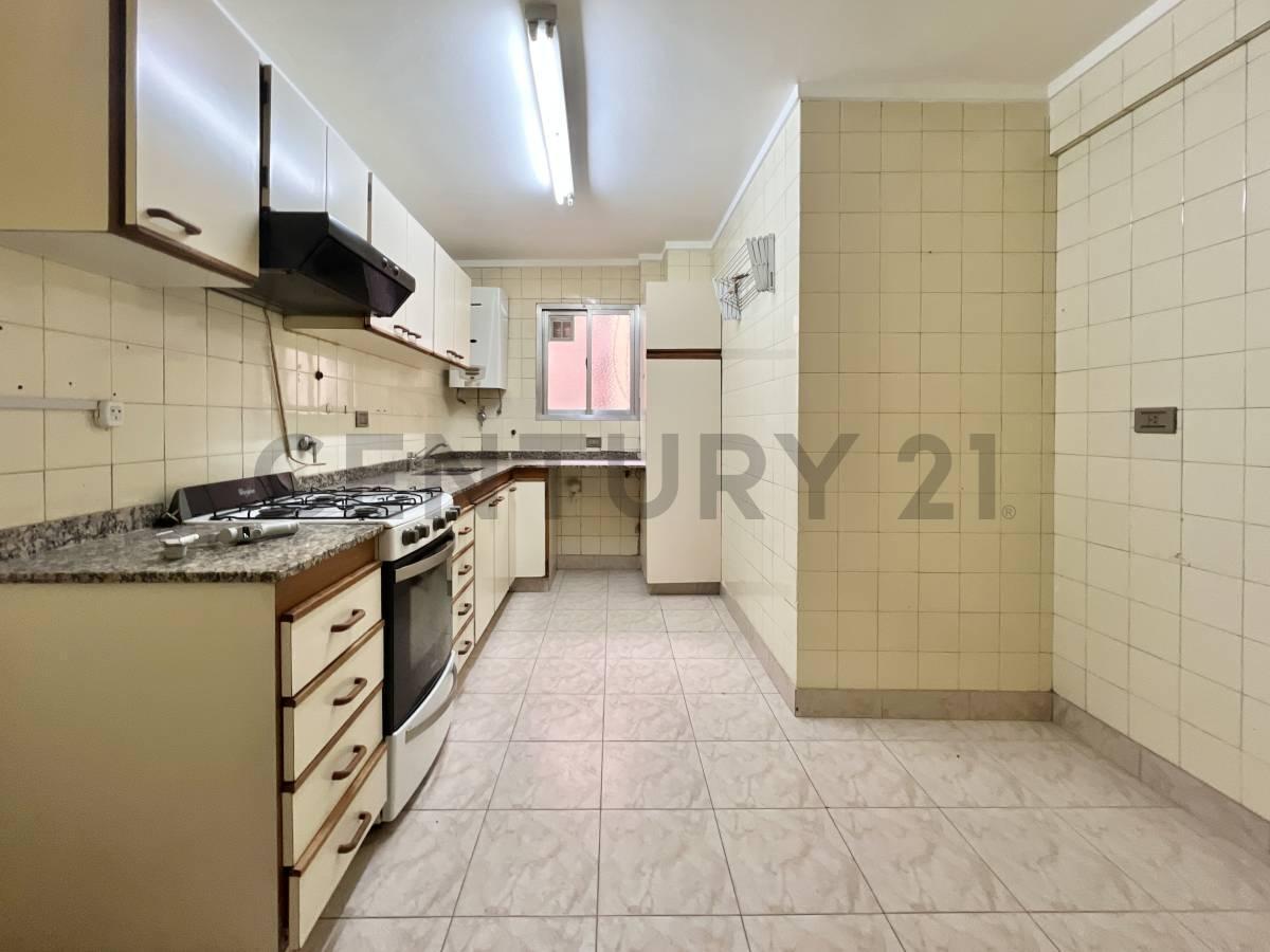 Foto de Venta departamento 3 ambientes c/ balcón en Belgrano, imagen 1