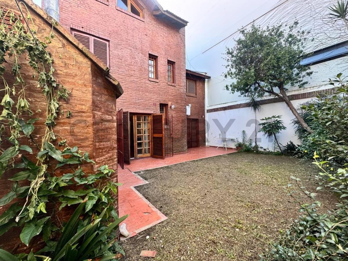 Foto de Venta Casa 5 ambientes c/Playroom, Parrilla , entrada para auto, imagen 2