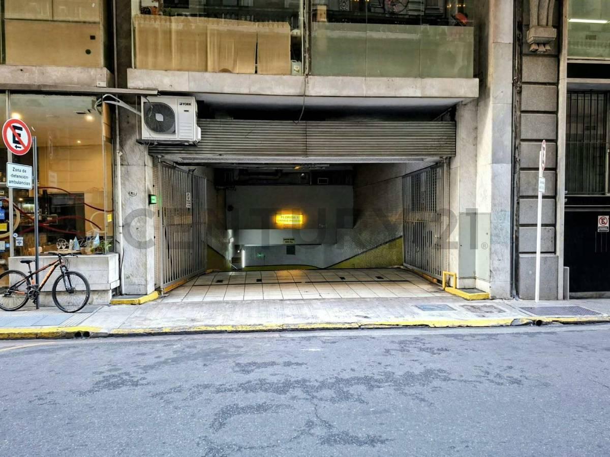 Foto de Oportunidad cochera en el emblematico edificio Florida 1 .Rivadavia 565, imagen 4