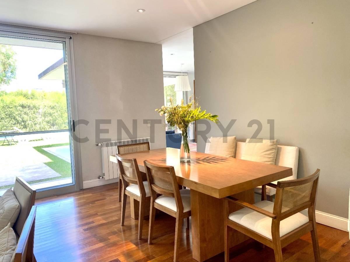 Foto de IMPECABLE CASA EN VENTA LOTE INTERNO, imagen 5