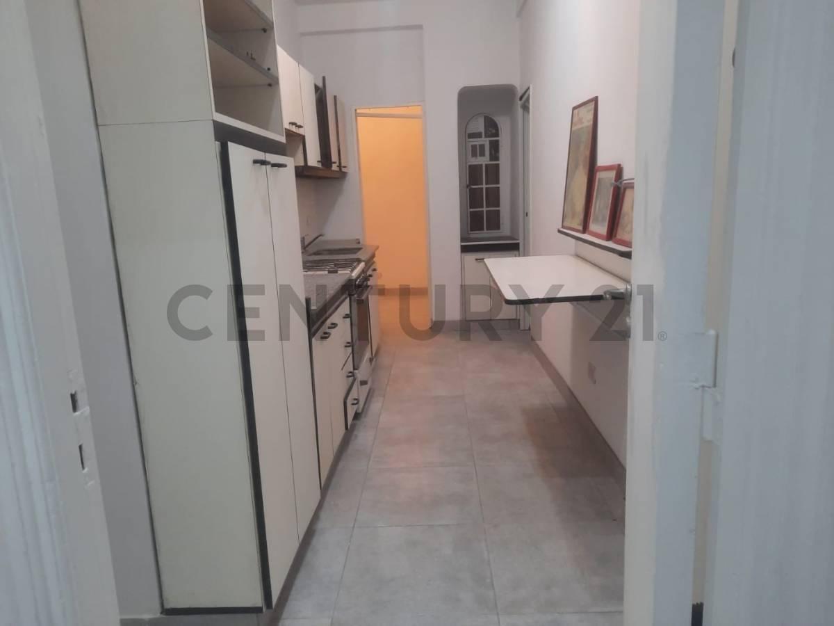 Foto de VENTA DPTO RECICLADO, CON PATIO Y DEPENDENCIA 3 AMBIENTES, imagen 1