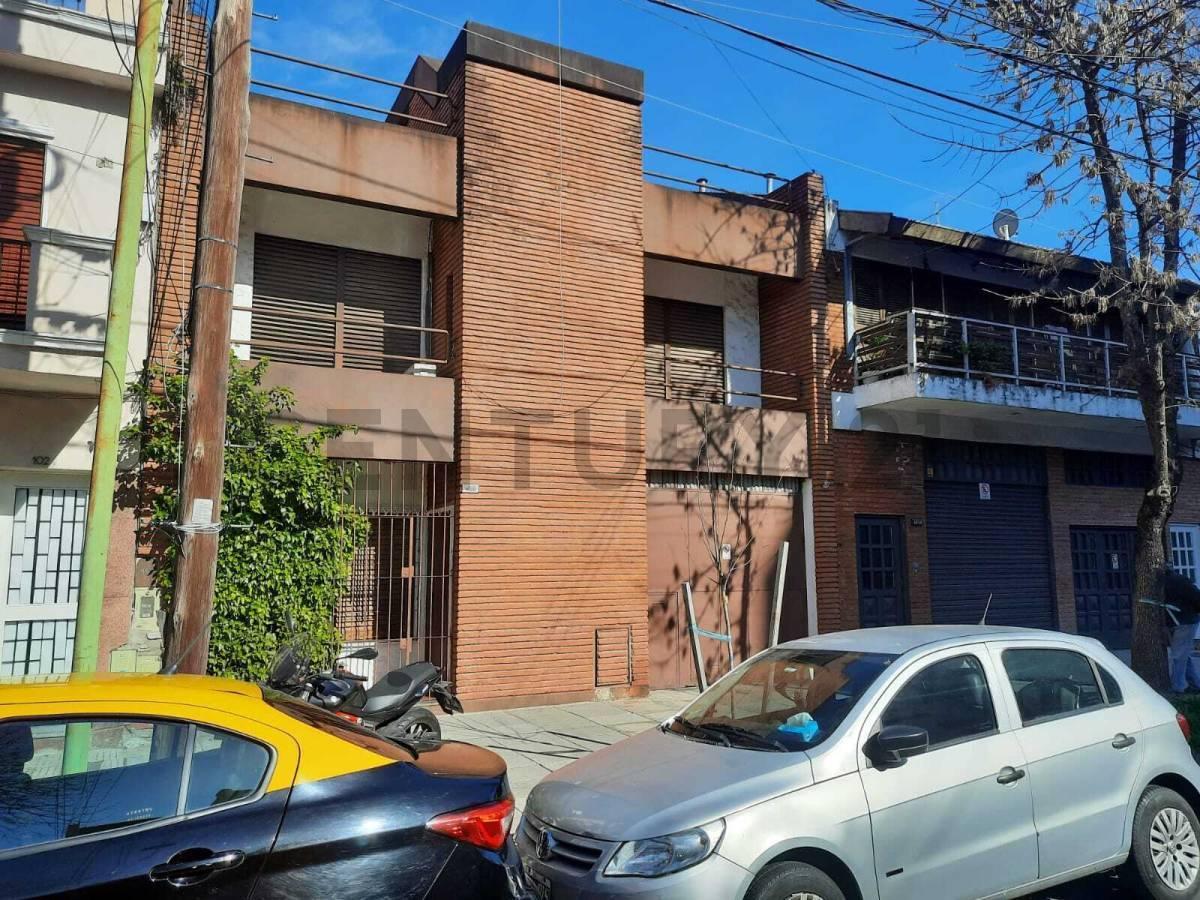 Foto de Casa 2 Plantas 4 Ambientes con Terraza y Patio + Gran Deposito Galpón, imagen 2