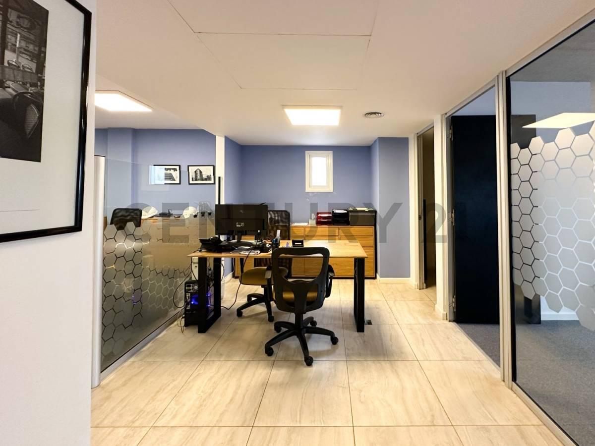 Foto de DEPTO U OFICINA EN VENTA CON 3 COCHERAS, imagen 3