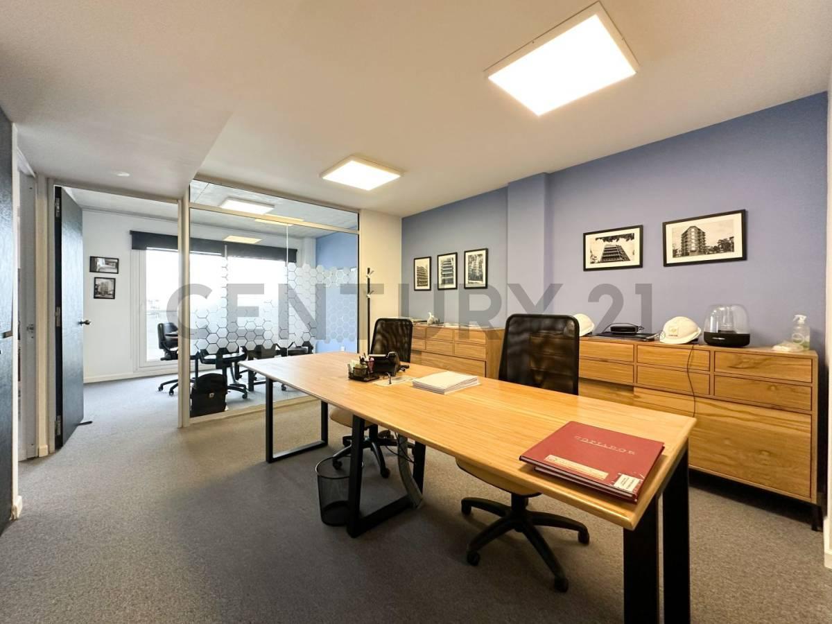 Foto de DEPTO U OFICINA EN VENTA CON 3 COCHERAS, imagen 2