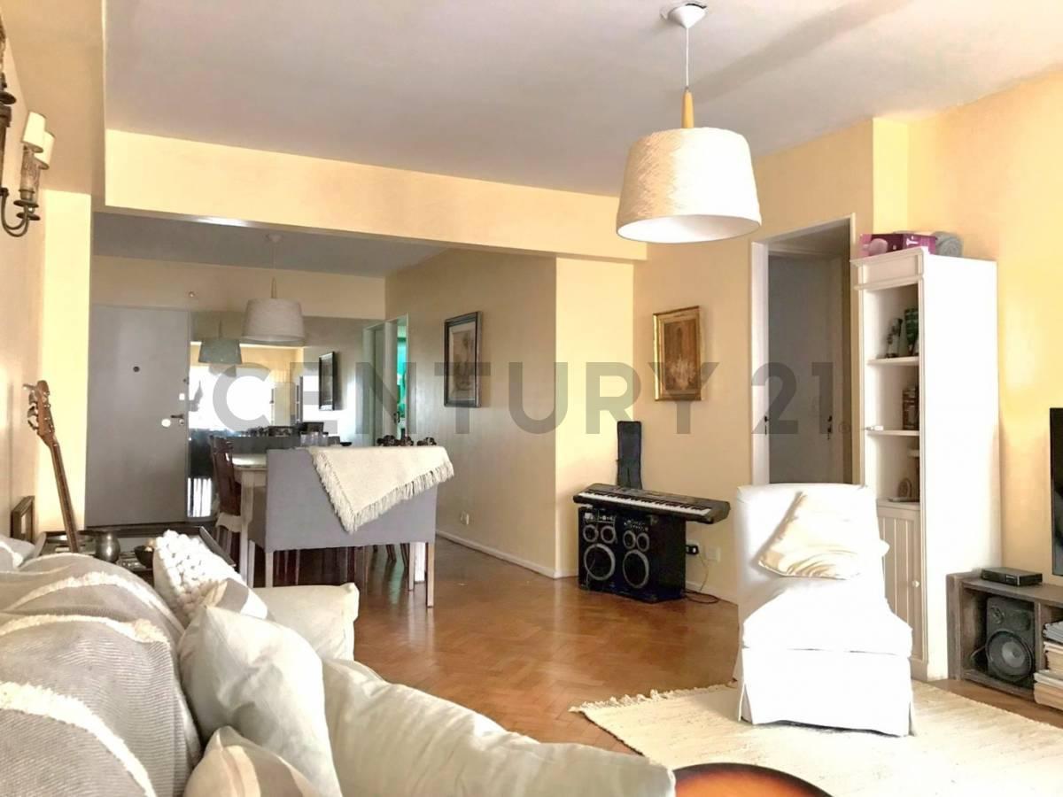 Foto de VENTA DEPARTAMENTO EN EXCELENTE ESTADO, 4 ambientes con Dependencia y, imagen 1