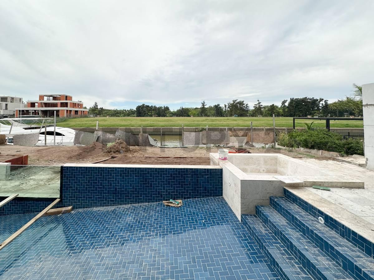 Foto de ESPECTACULAR CASA EN VENTA EN EL YACHT, imagen 1